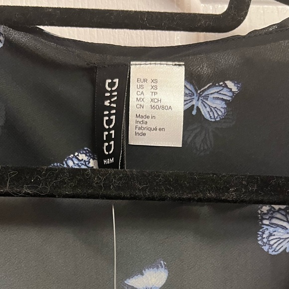 H&M long sleeve butterfly blouse - Picture 3 of 4